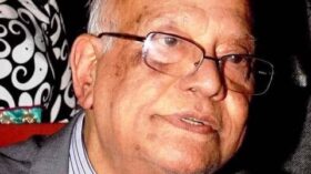 নিজের বাড়িতে অসহায় সাবেক অর্থমন্ত্রী