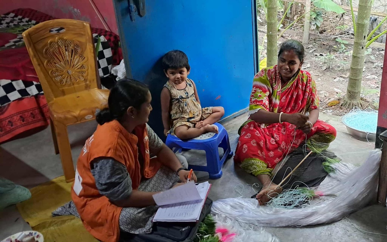 জেলেদের চাল দেয়া একমাত্র সমাধান নয়